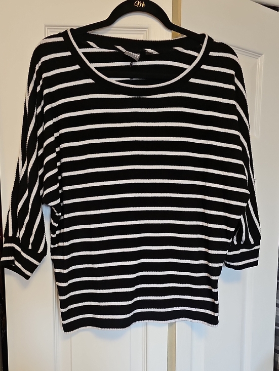 New York & Company Tops - Black & White Striped Women’s Knit 3/4 Sleeve Top